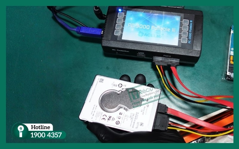 Sử dụng thiết bị PC-3000 để xử lý firmware và phần mềm